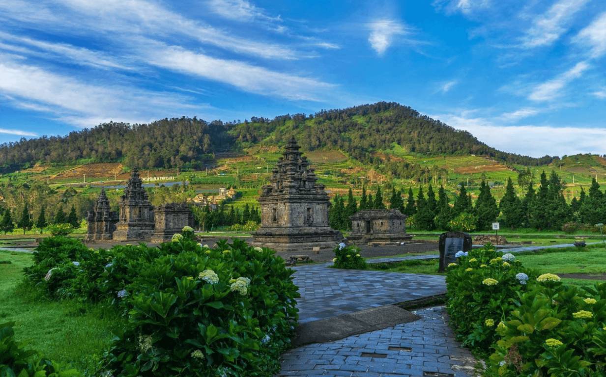 Dieng: Langit yang Menggenggam Jiwa di Tengah Perkotaan Cilacap